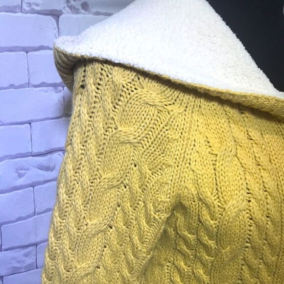 Cabela’s, Cable Knit & Sherpa Trim Hooded Sweater Jacket, Medium - Picture 3 of 5